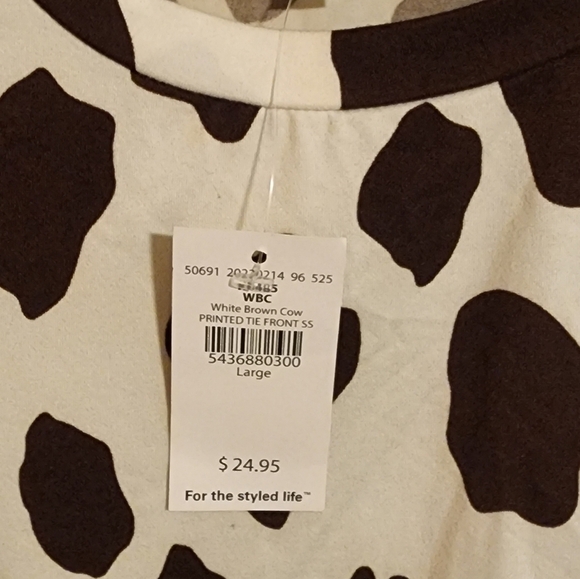 NWT Buckle cow print top, junior Large. *428.3K - Picture 3 of 3